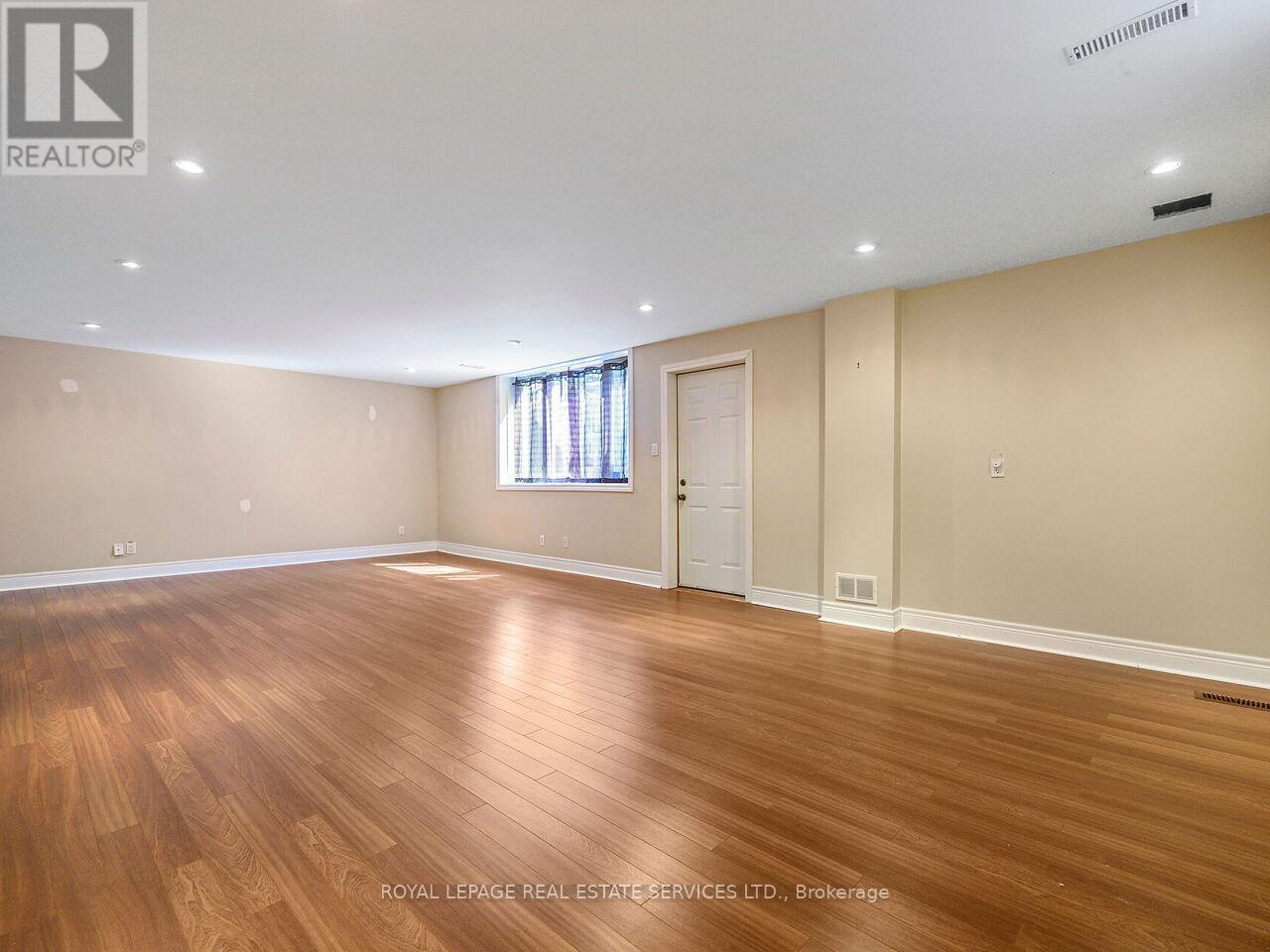 












37 MAYDOLPH ROAD

,
Toronto,




Ontario
M9B1V9


