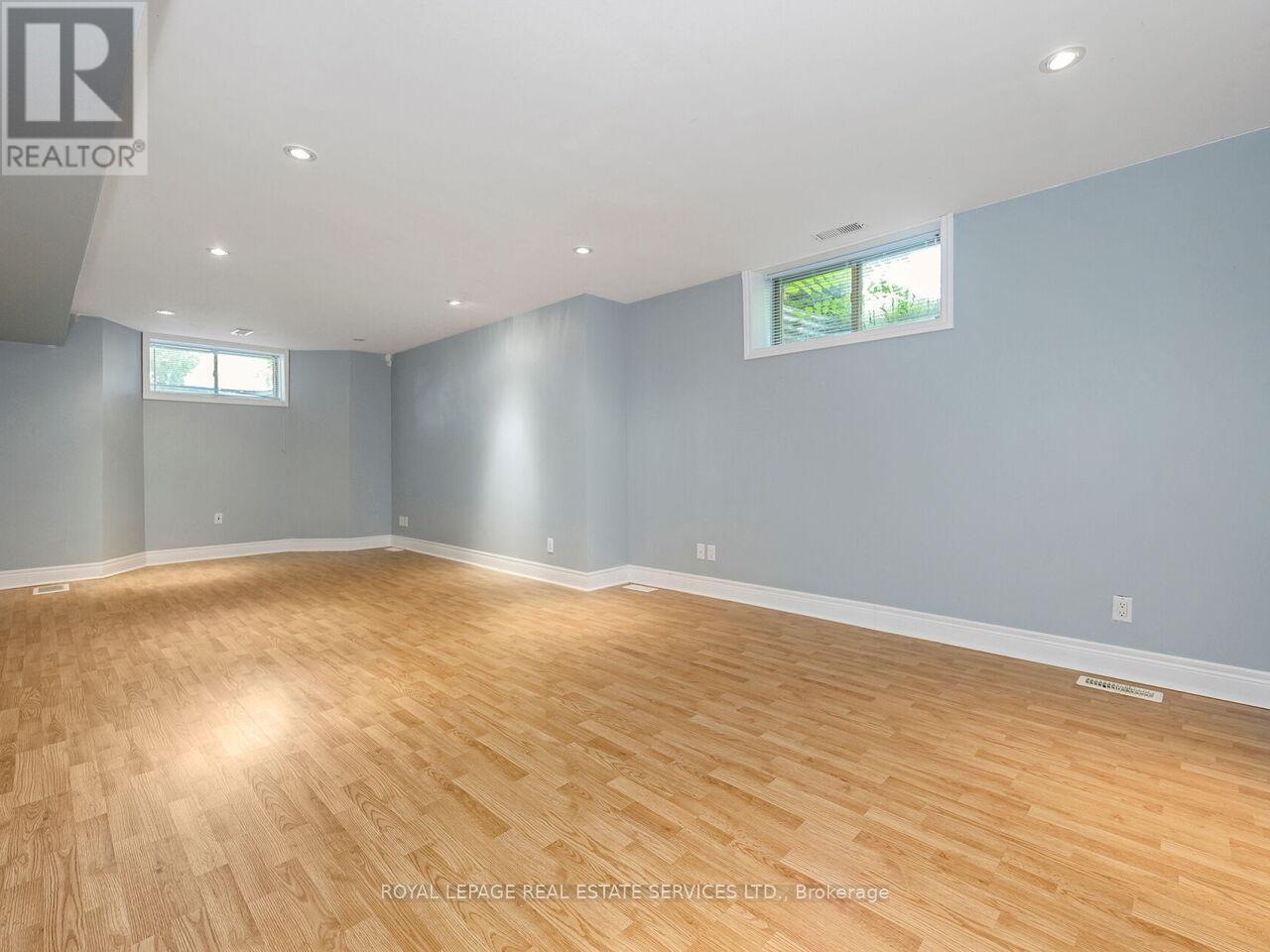 












37 MAYDOLPH ROAD

,
Toronto,




Ontario
M9B1V9

