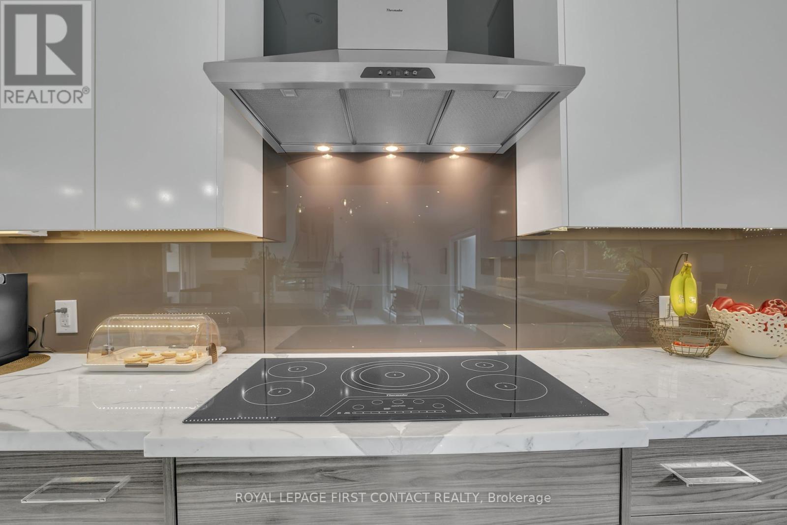 












15075 JANE STREET

,
King,




Ontario
L7B1A3

