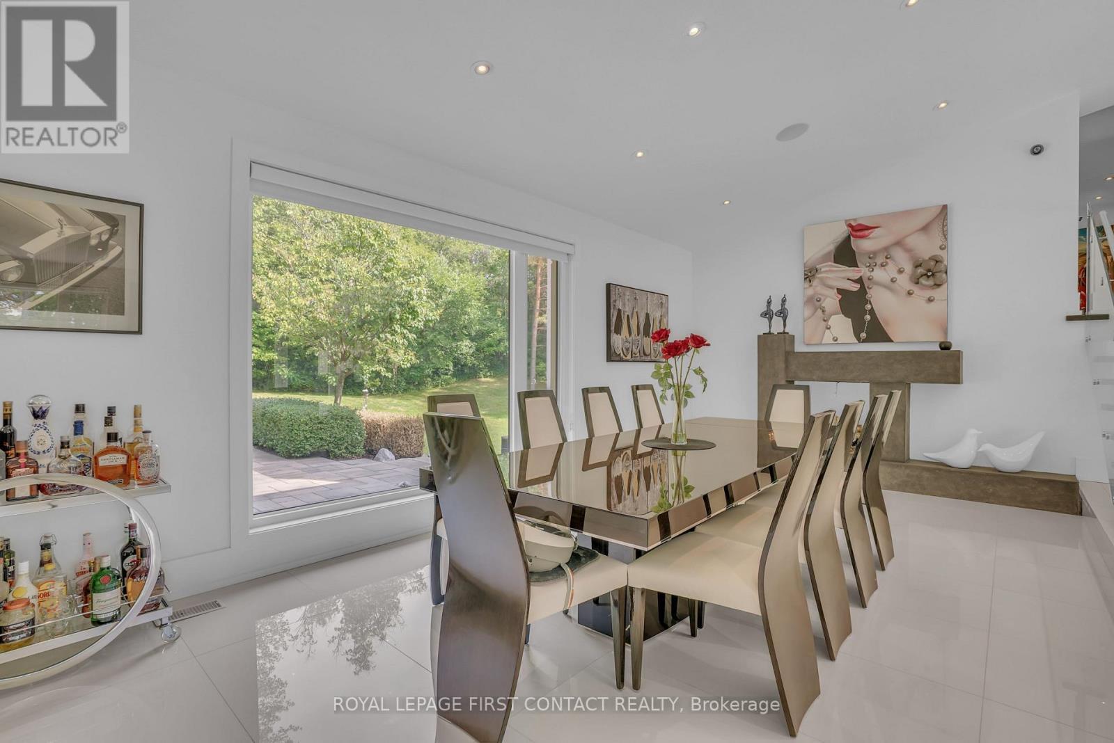 












15075 JANE STREET

,
King,




Ontario
L7B1A3

