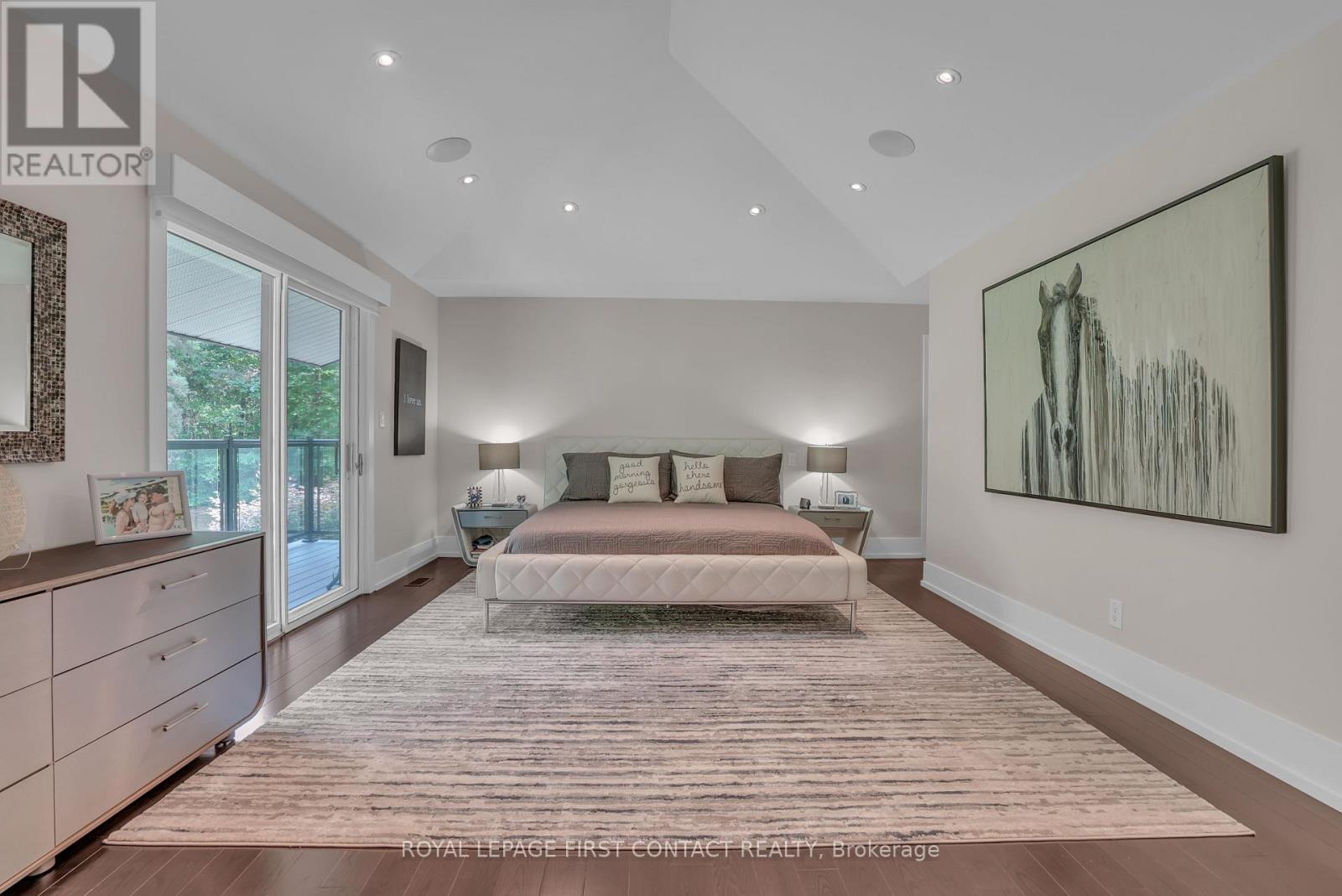 












15075 JANE STREET

,
King,




Ontario
L7B1A3

