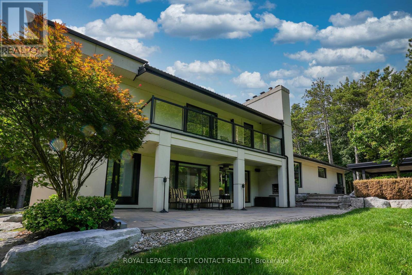 












15075 JANE STREET

,
King,




Ontario
L7B1A3

