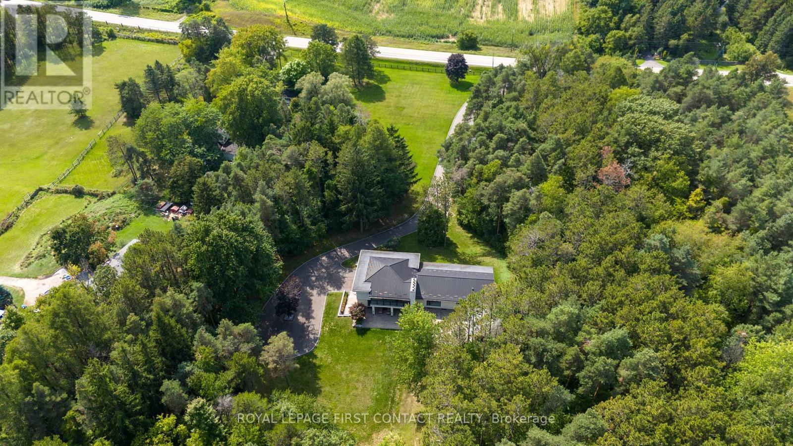 












15075 JANE STREET

,
King,




Ontario
L7B1A3

