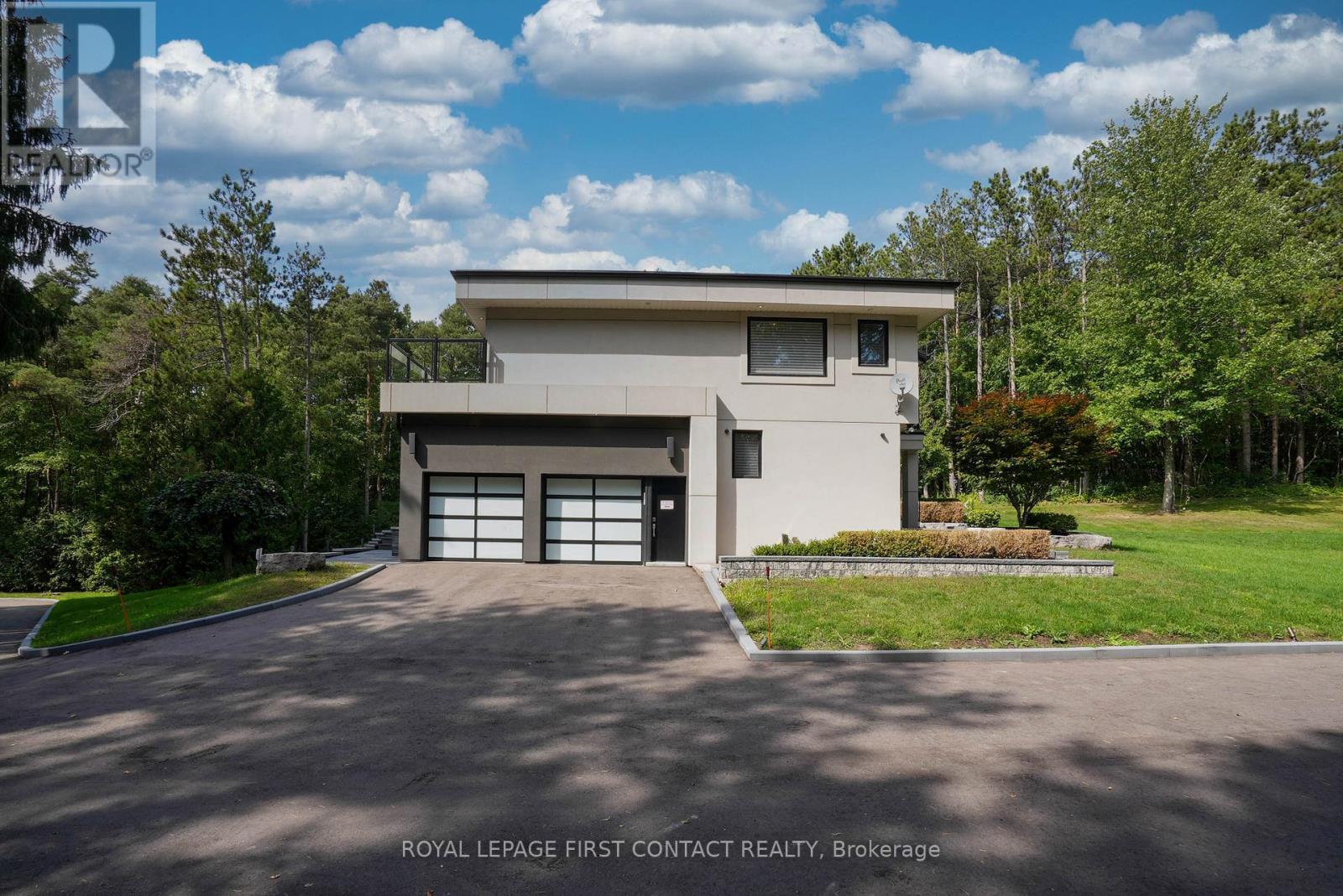 












15075 JANE STREET

,
King,




Ontario
L7B1A3

