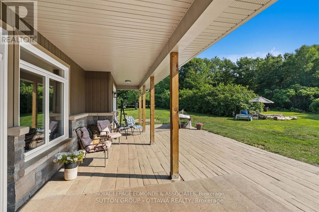 












1448 WOITO STATION ROAD

,
Laurentian Valley,




Ontario
K8A6W5

