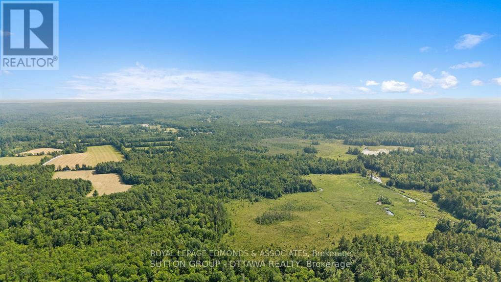 












1448 WOITO STATION ROAD

,
Laurentian Valley,




Ontario
K8A6W5

