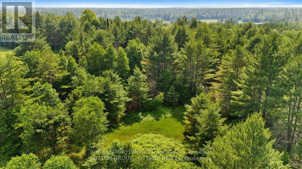 












1448 WOITO STATION ROAD

,
Laurentian Valley,




Ontario
K8A6W5

