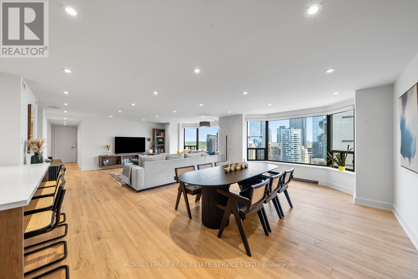 












2008 - 175 CUMBERLAND STREET

,
Toronto,




Ontario
M5R3M9

