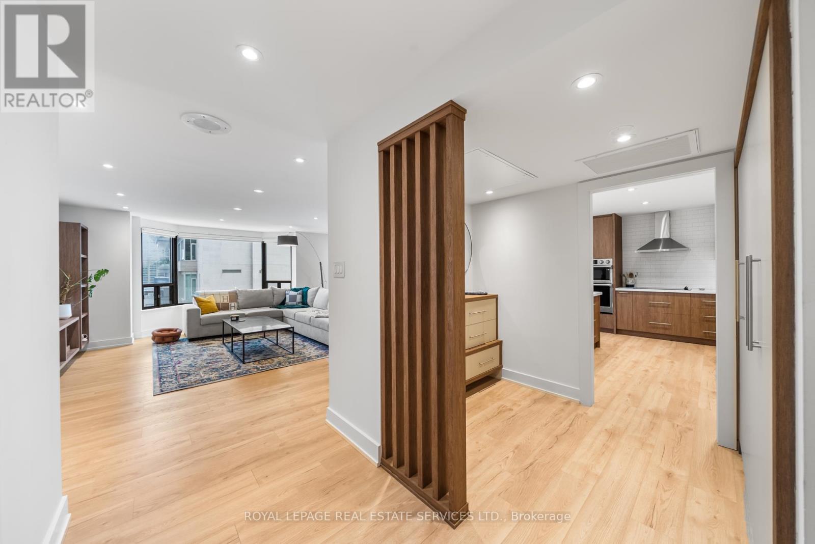 












2008 - 175 CUMBERLAND STREET

,
Toronto,




Ontario
M5R3M9

