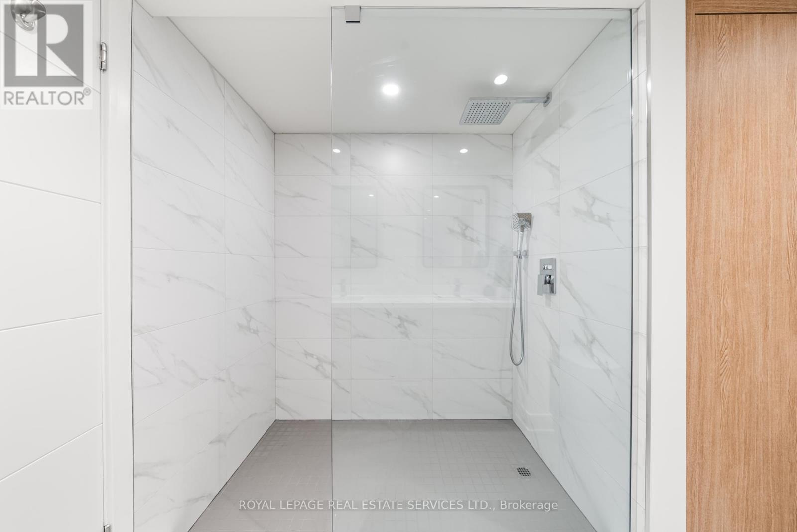 












2008 - 175 CUMBERLAND STREET

,
Toronto,




Ontario
M5R3M9

