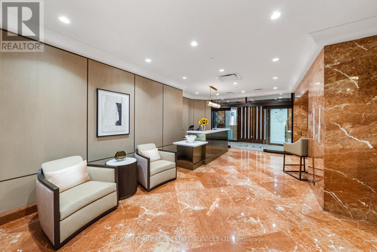 












2008 - 175 CUMBERLAND STREET

,
Toronto,




Ontario
M5R3M9


