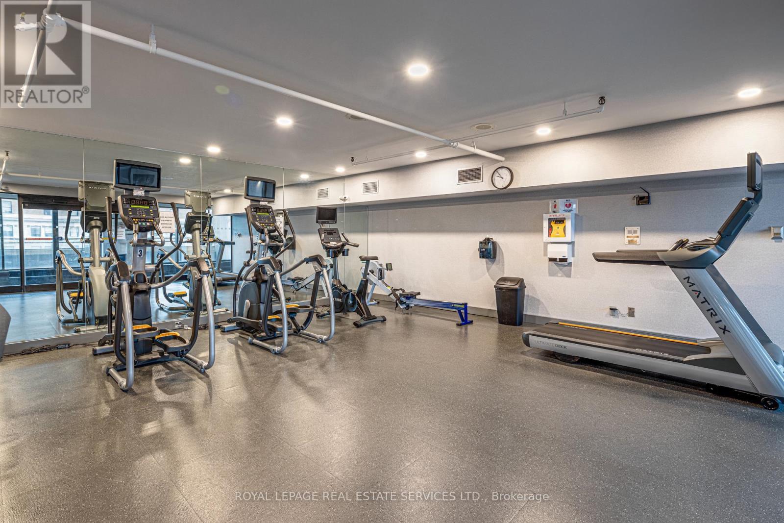












2008 - 175 CUMBERLAND STREET

,
Toronto,




Ontario
M5R3M9

