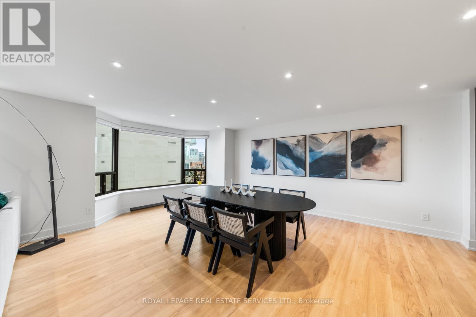 












2008 - 175 CUMBERLAND STREET

,
Toronto,




Ontario
M5R3M9

