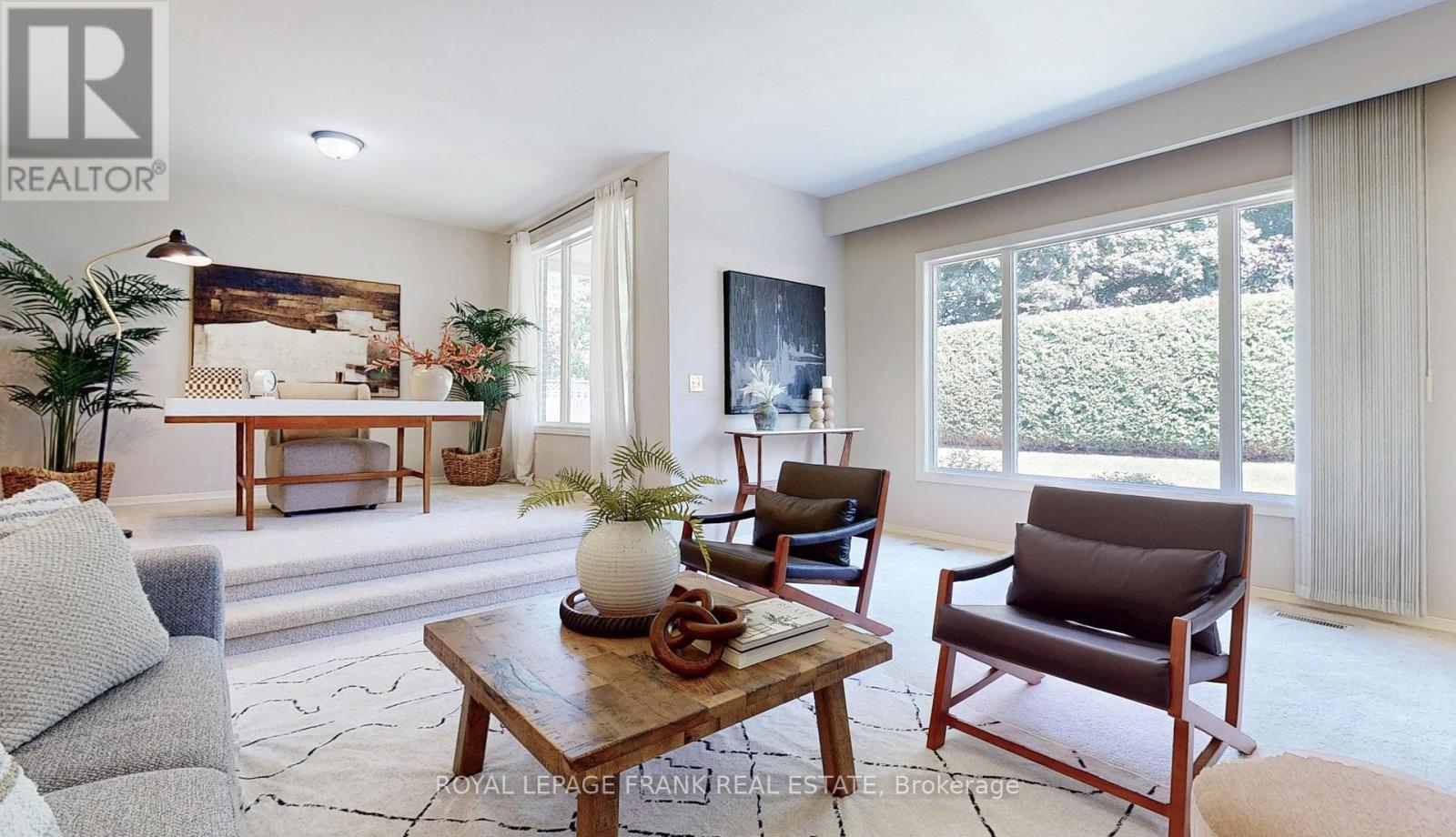 












8 EDSALL AVENUE

,
Clarington (Bowmanville),




Ontario
L1C2A8

