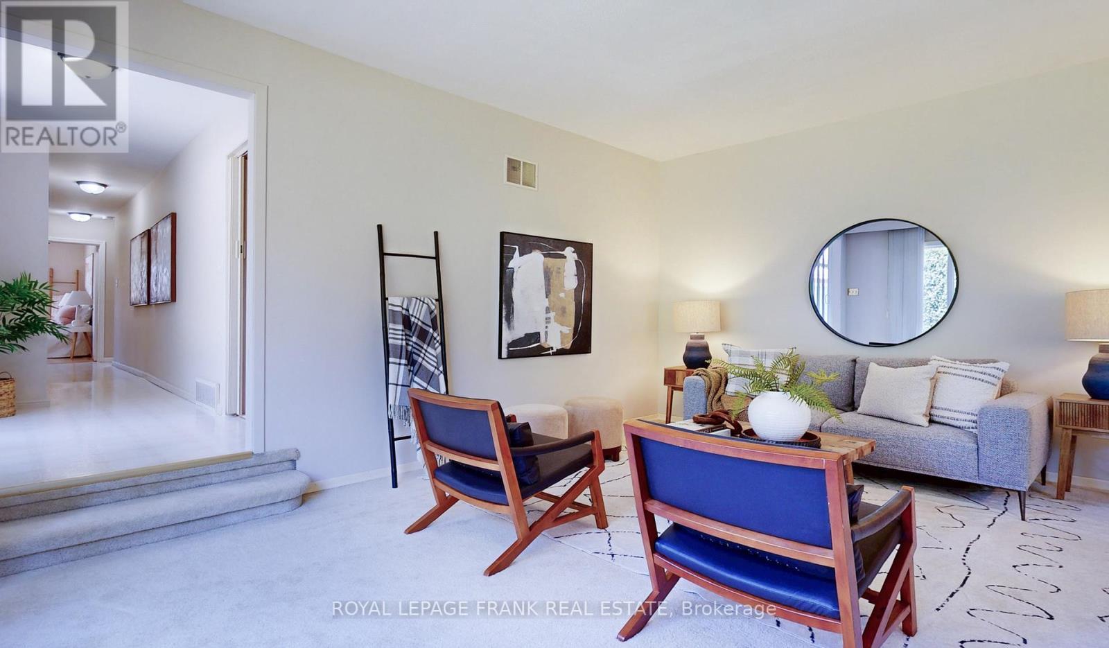 












8 EDSALL AVENUE

,
Clarington (Bowmanville),




Ontario
L1C2A8

