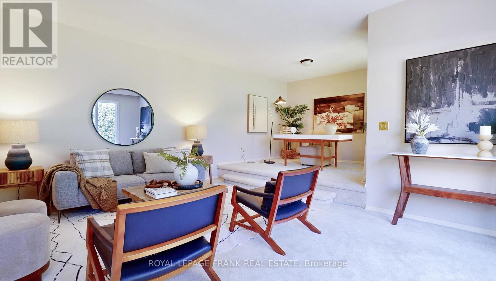 












8 EDSALL AVENUE

,
Clarington (Bowmanville),




Ontario
L1C2A8

