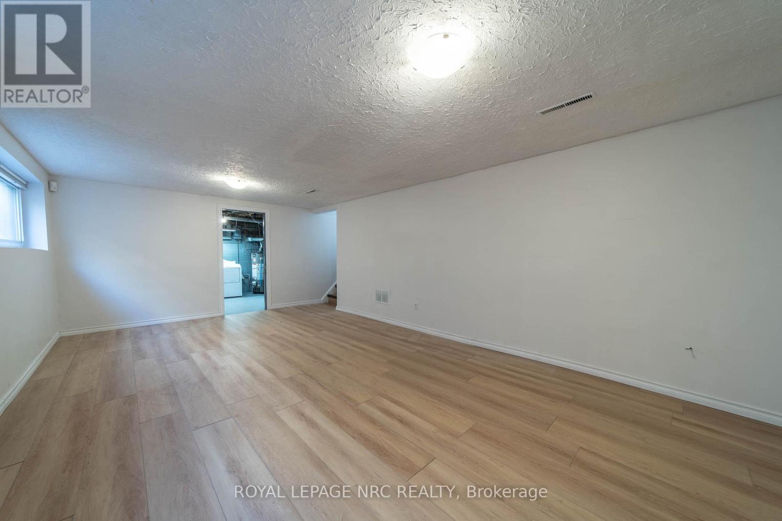 












6809 JILL DRIVE

,
Niagara Falls (Oldfield),




Ontario
L2G3J4

