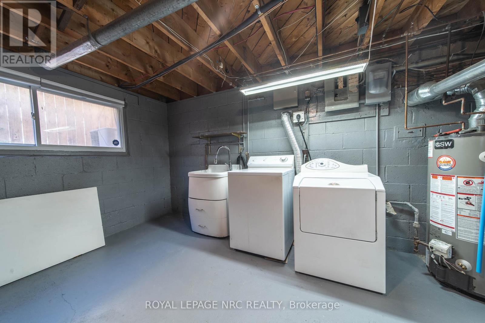 












6809 JILL DRIVE

,
Niagara Falls (Oldfield),




Ontario
L2G3J4

