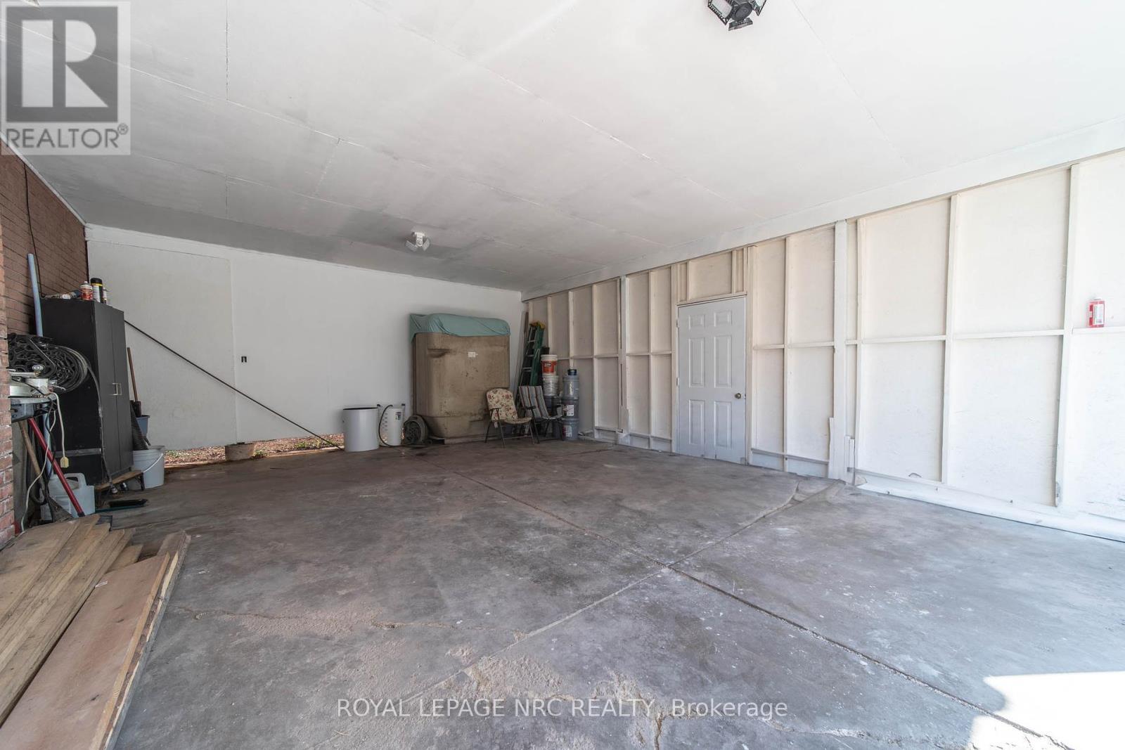 












6809 JILL DRIVE

,
Niagara Falls (Oldfield),




Ontario
L2G3J4

