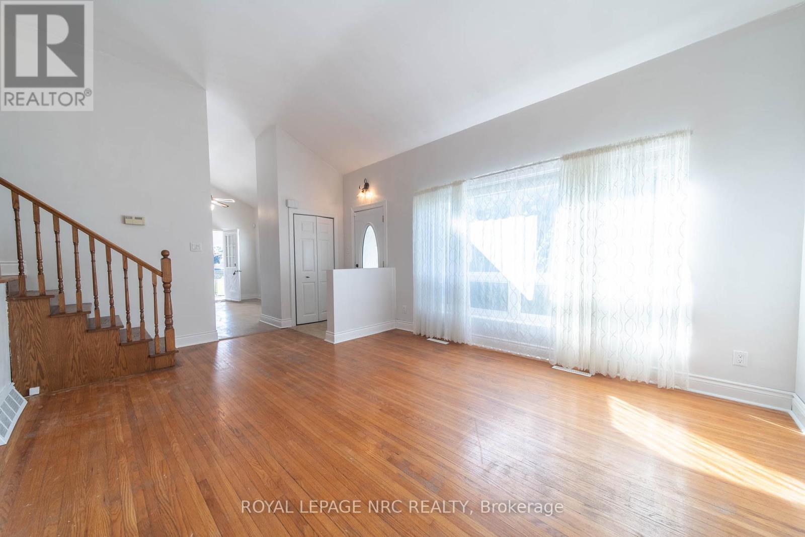 












6809 JILL DRIVE

,
Niagara Falls (Oldfield),




Ontario
L2G3J4

