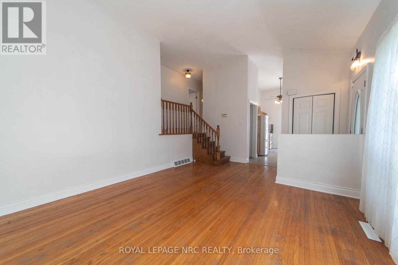 












6809 JILL DRIVE

,
Niagara Falls (Oldfield),




Ontario
L2G3J4

