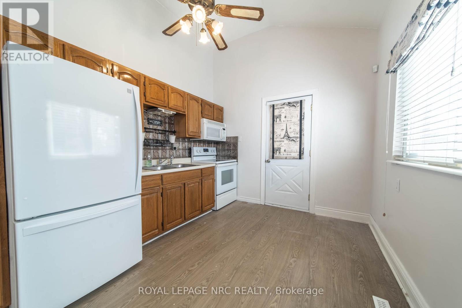 












6809 JILL DRIVE

,
Niagara Falls (Oldfield),




Ontario
L2G3J4

