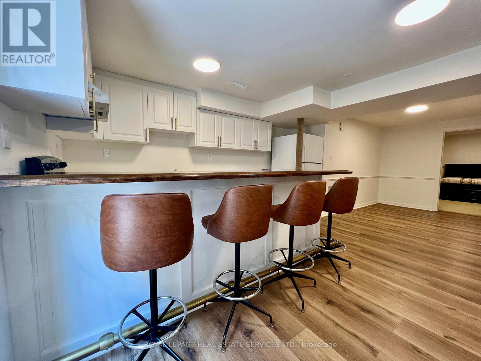 












1450 GREENBRIAR DRIVE

,
Oakville,




Ontario
L6M1Z3

