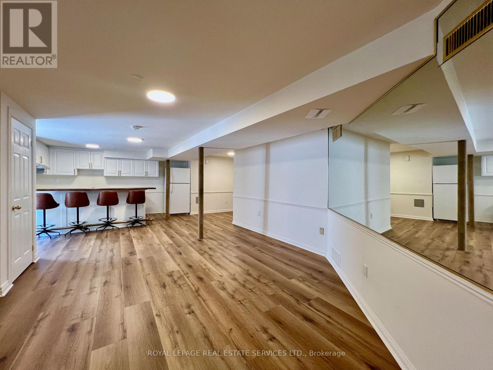 












1450 GREENBRIAR DRIVE

,
Oakville,




Ontario
L6M1Z3

