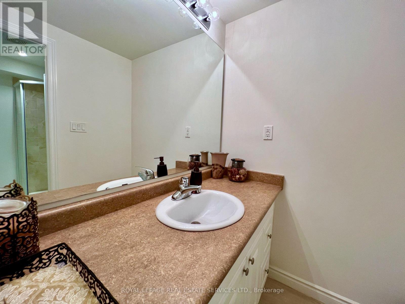 












1450 GREENBRIAR DRIVE

,
Oakville,




Ontario
L6M1Z3

