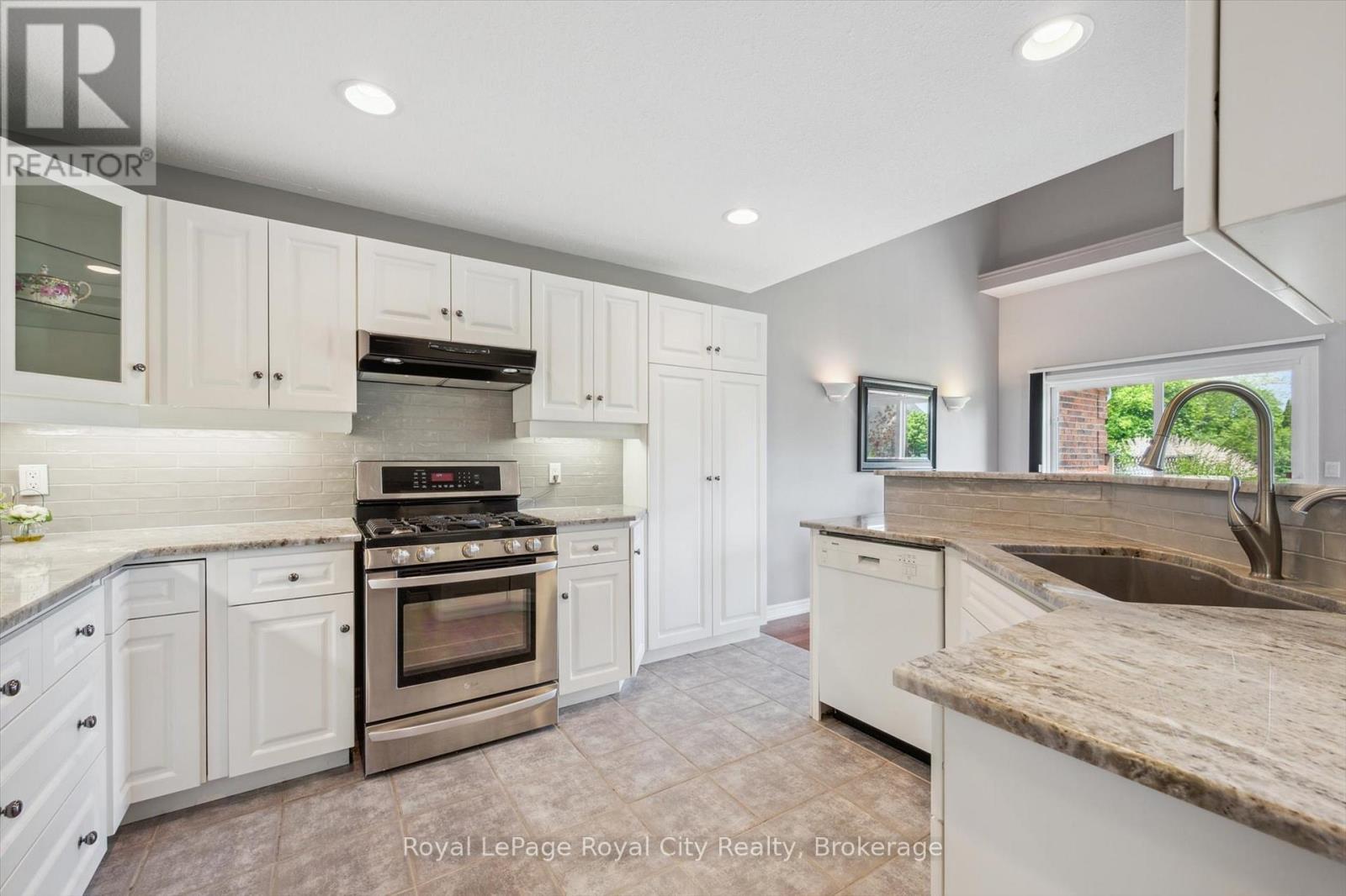 












105 RIVERWALK PLACE

,
Guelph/Eramosa (Rockwood),




Ontario
N0B2K0

