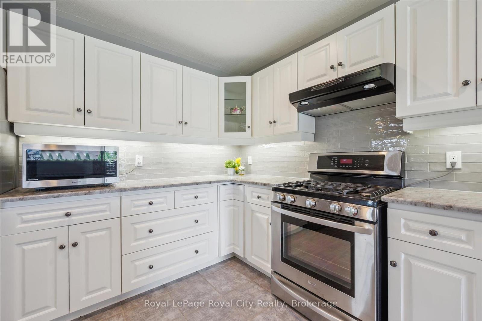 












105 RIVERWALK PLACE

,
Guelph/Eramosa (Rockwood),




Ontario
N0B2K0

