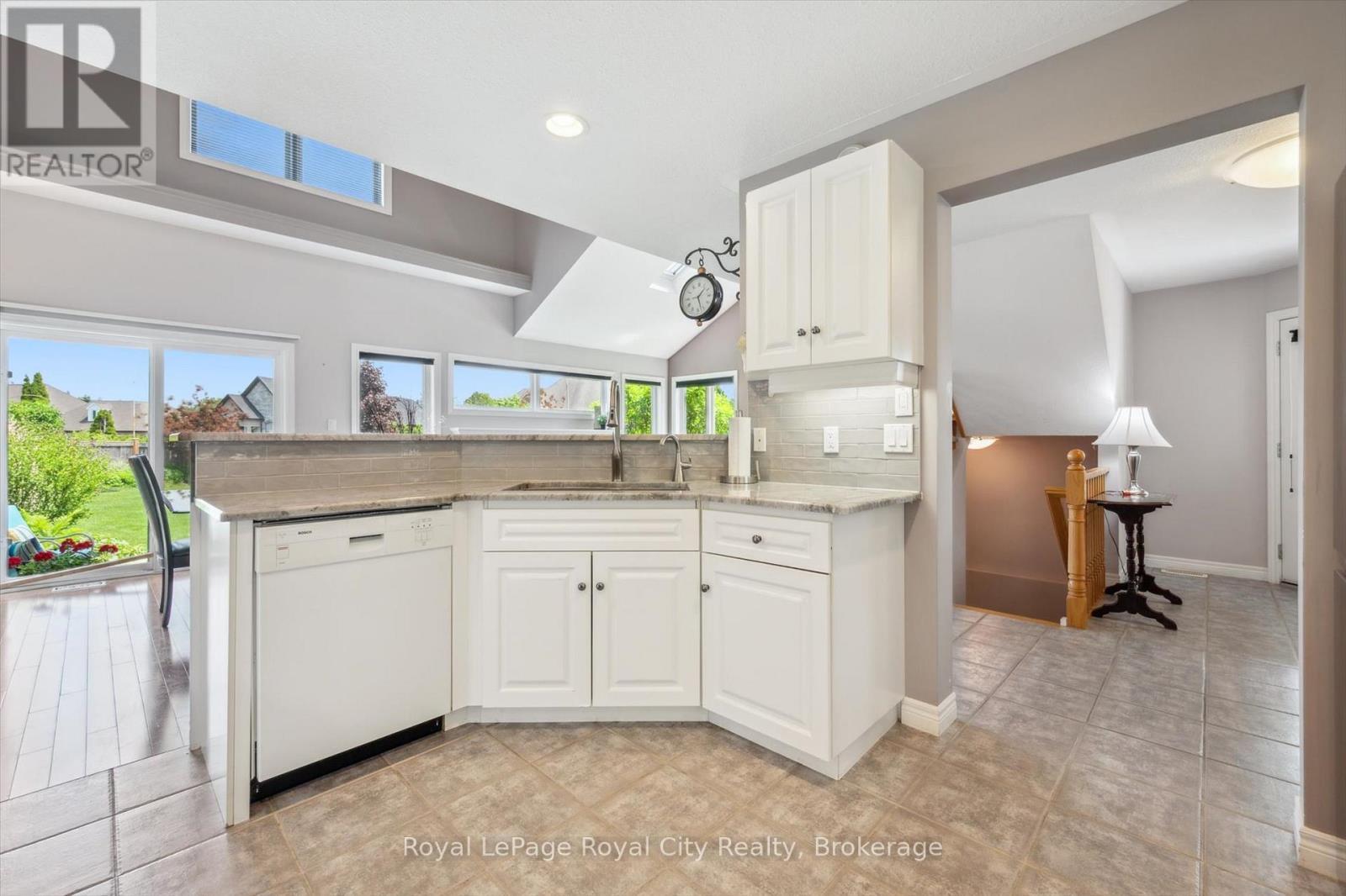 












105 RIVERWALK PLACE

,
Guelph/Eramosa (Rockwood),




Ontario
N0B2K0

