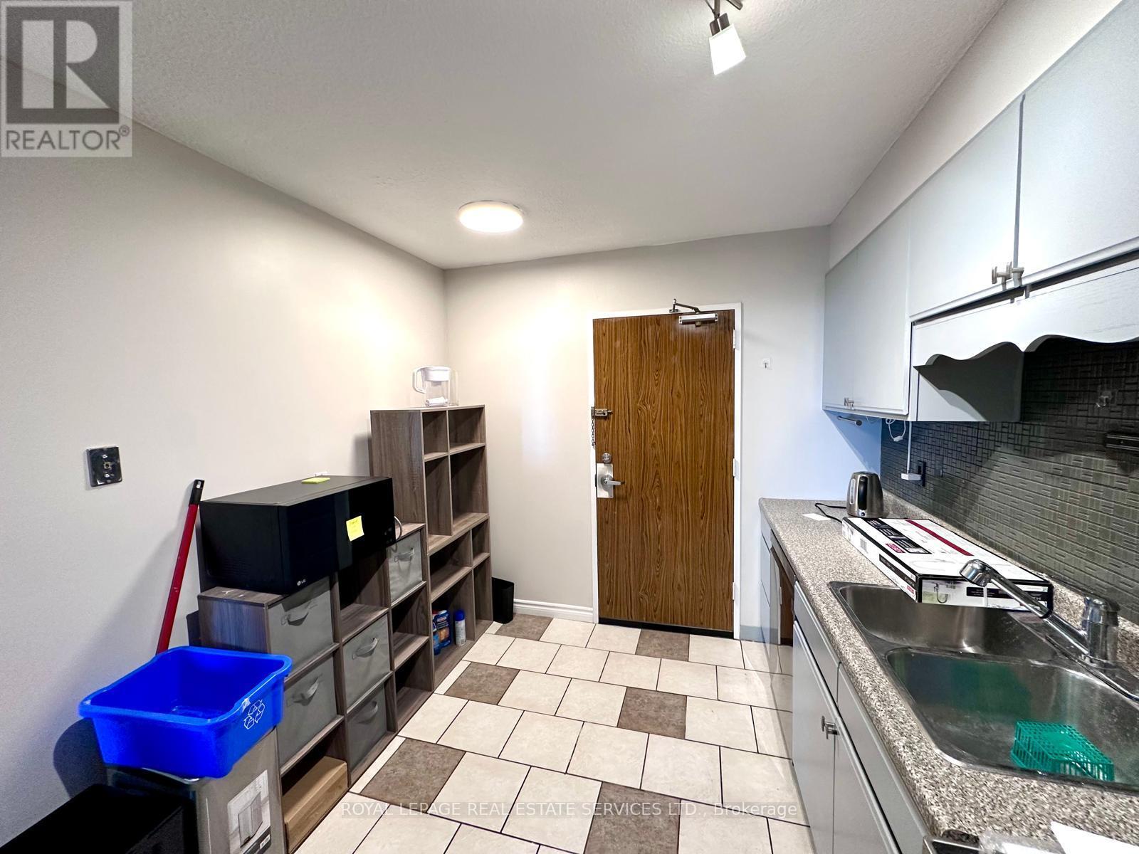 












1410 - 20 MISSISSAUGA VALLEY BOULEVARD NW

,
Mississauga,




Ontario
L5A3S1

