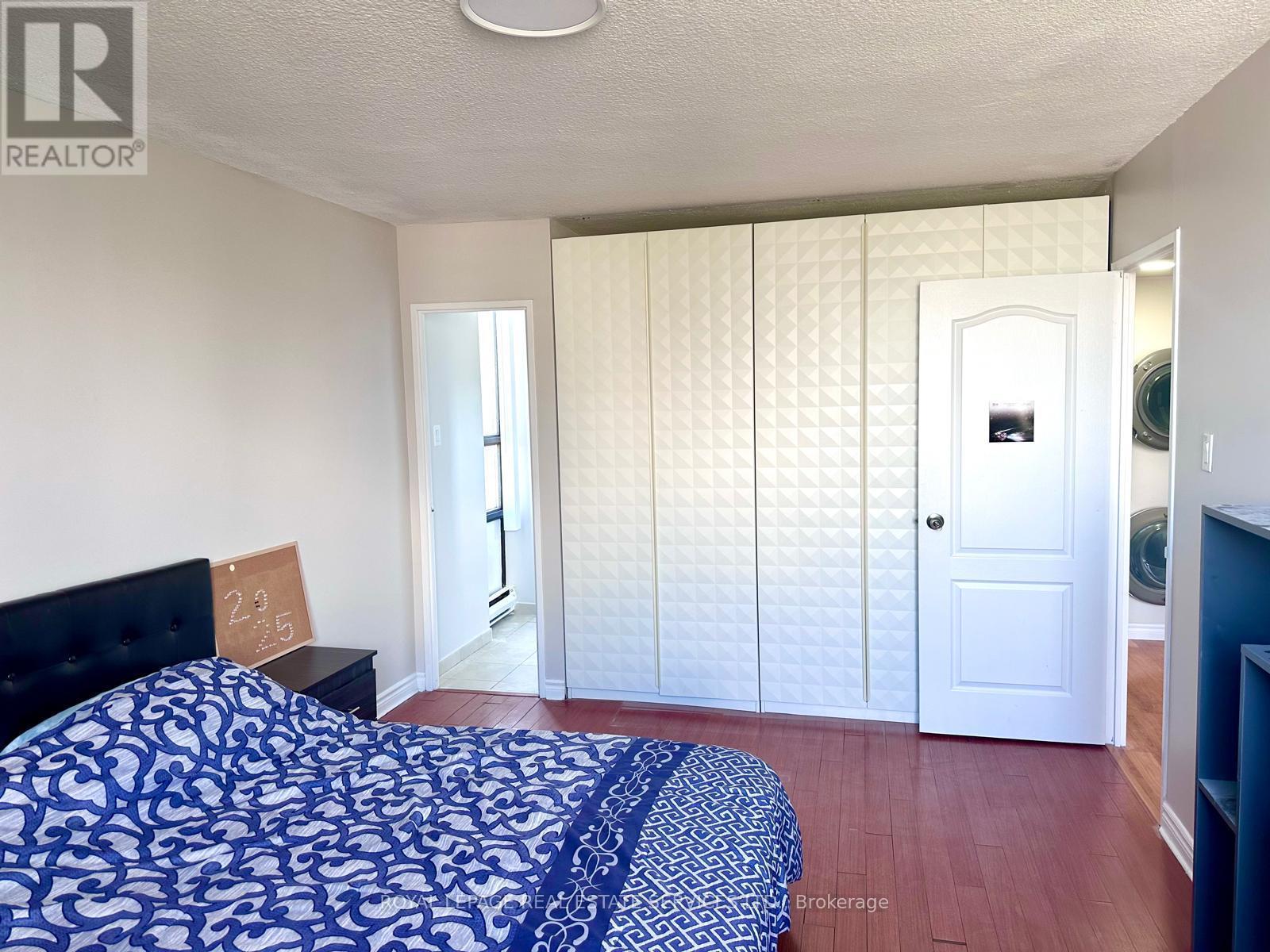 












1410 - 20 MISSISSAUGA VALLEY BOULEVARD NW

,
Mississauga,




Ontario
L5A3S1

