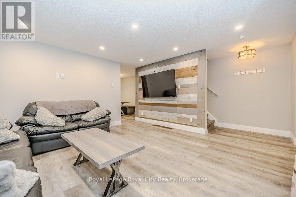 












478 PINETREE CRESCENT

,
Cambridge,




Ontario
N3H4X5

