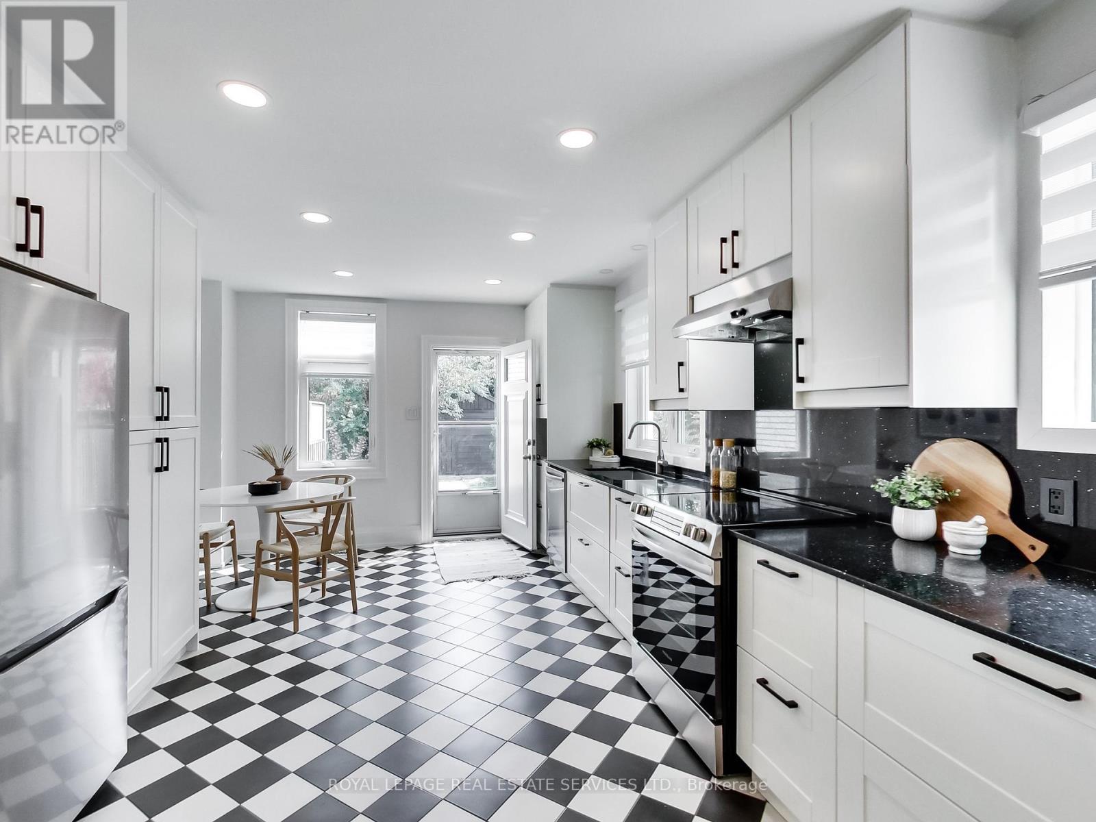 












53 CHESTER AVENUE

,
Toronto,




Ontario
M4K2Z8

