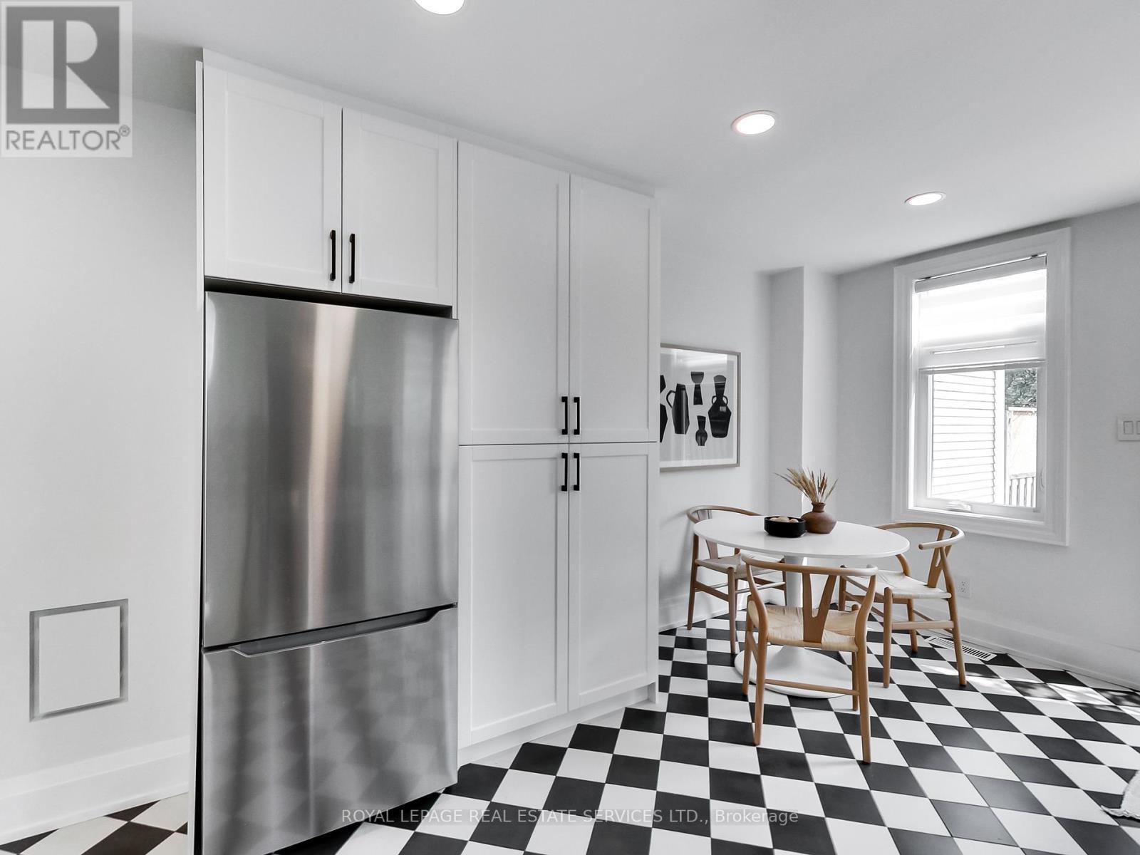












53 CHESTER AVENUE

,
Toronto,




Ontario
M4K2Z8

