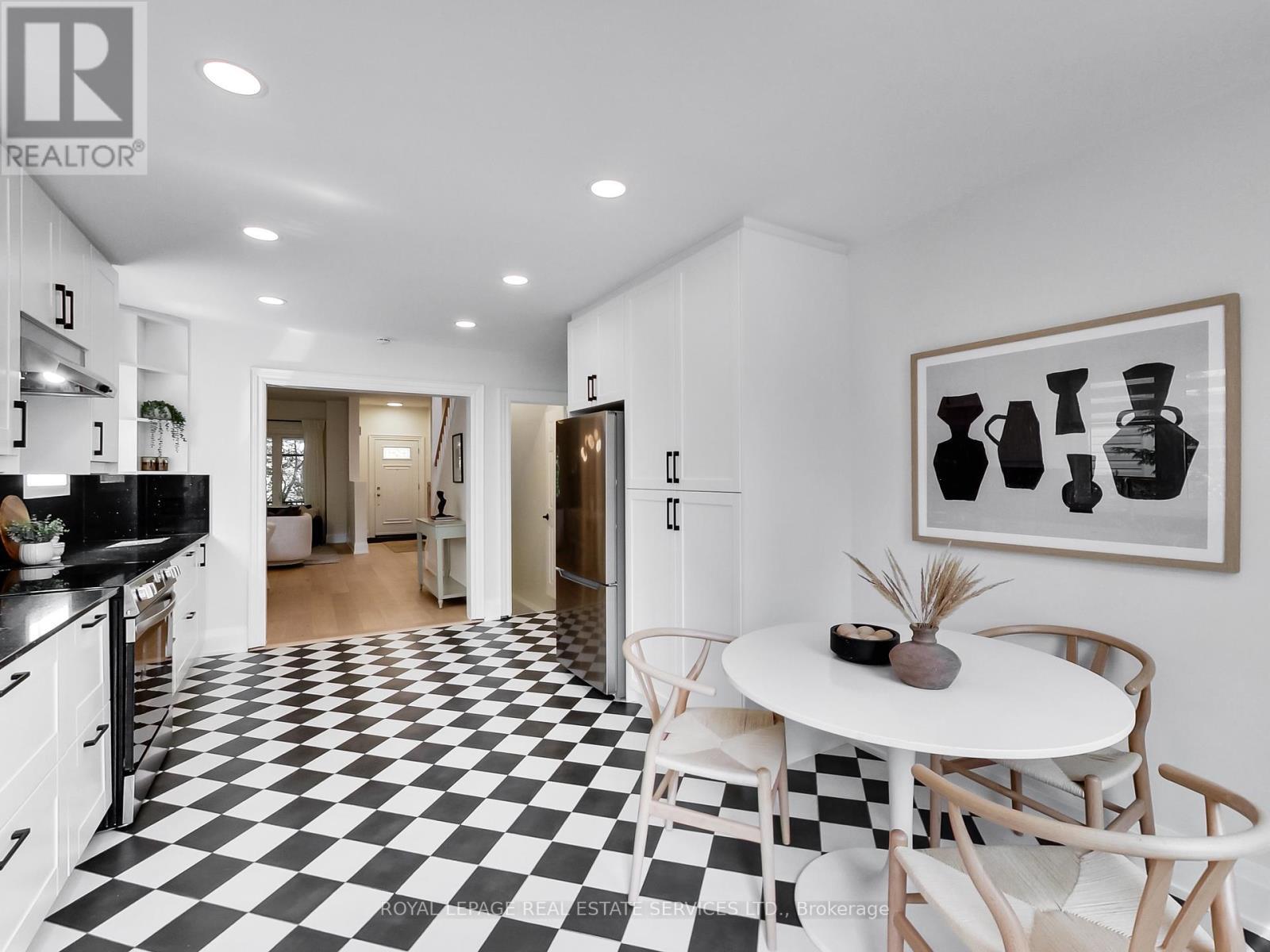 












53 CHESTER AVENUE

,
Toronto,




Ontario
M4K2Z8

