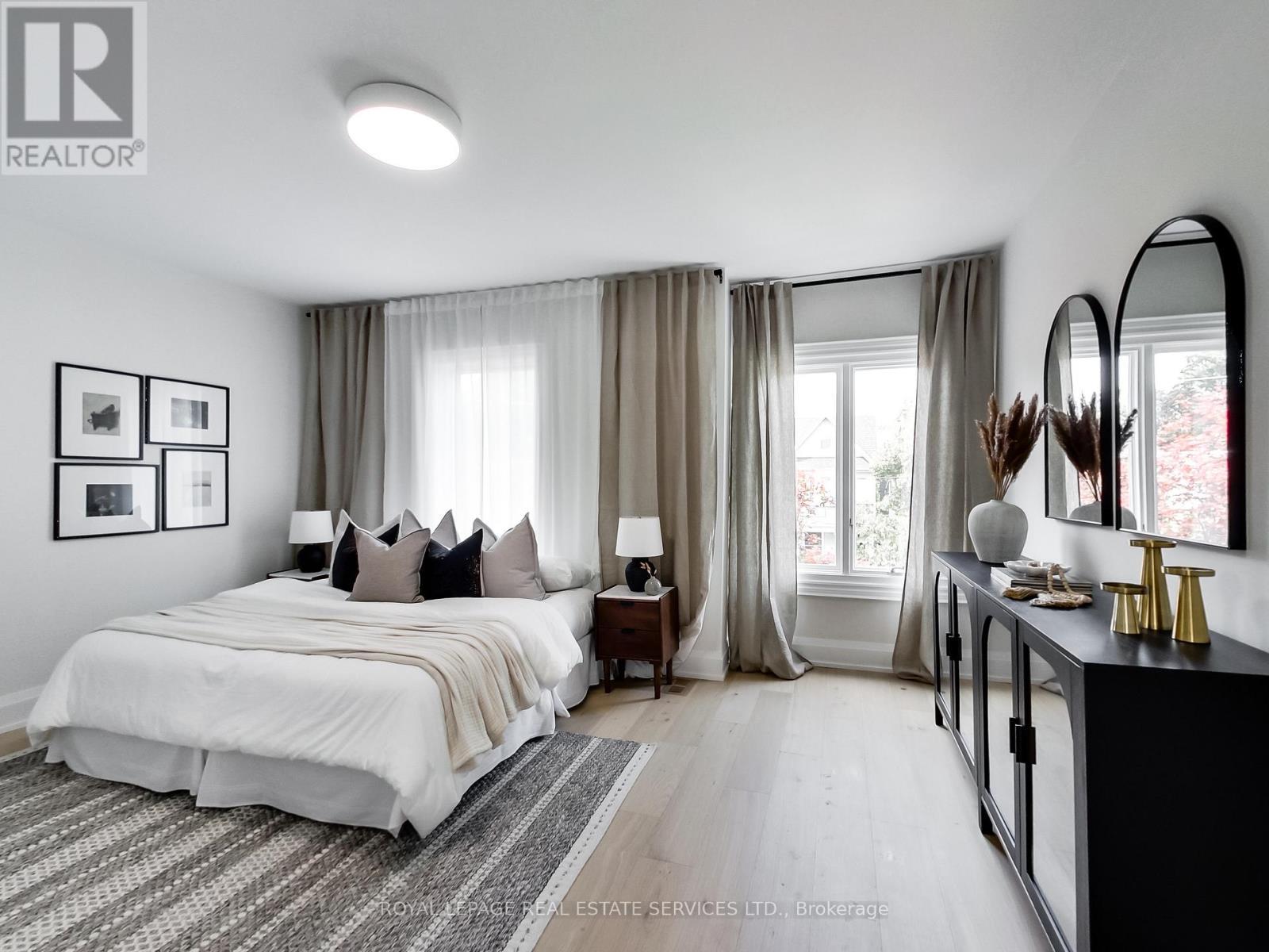 












53 CHESTER AVENUE

,
Toronto,




Ontario
M4K2Z8

