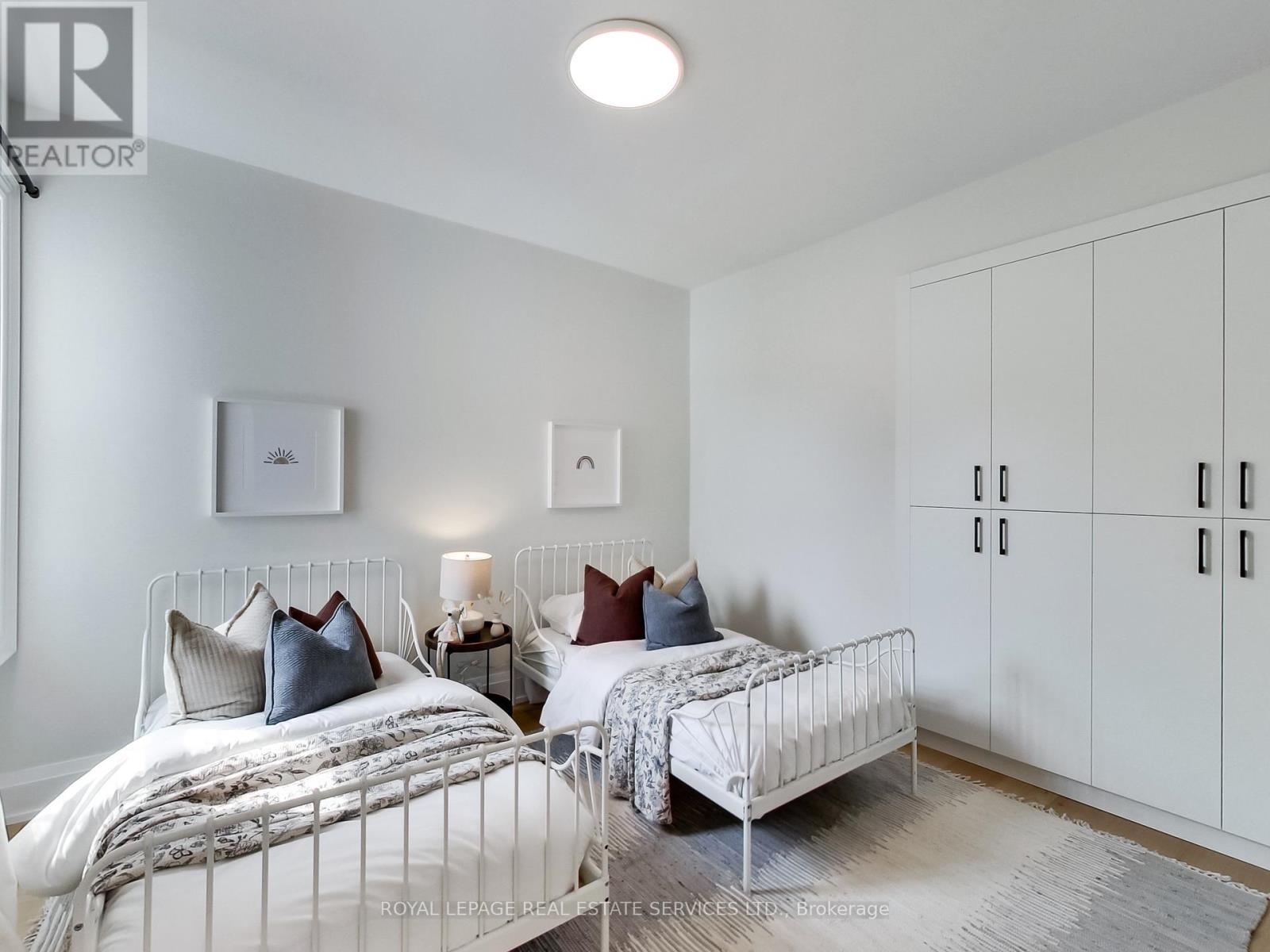 












53 CHESTER AVENUE

,
Toronto,




Ontario
M4K2Z8

