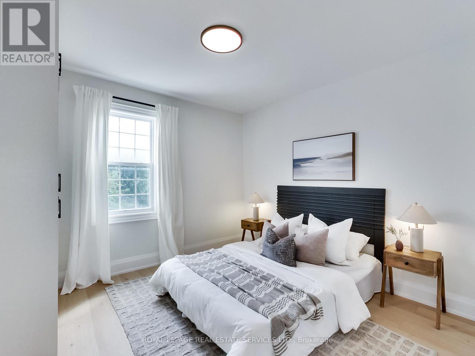 












53 CHESTER AVENUE

,
Toronto,




Ontario
M4K2Z8

