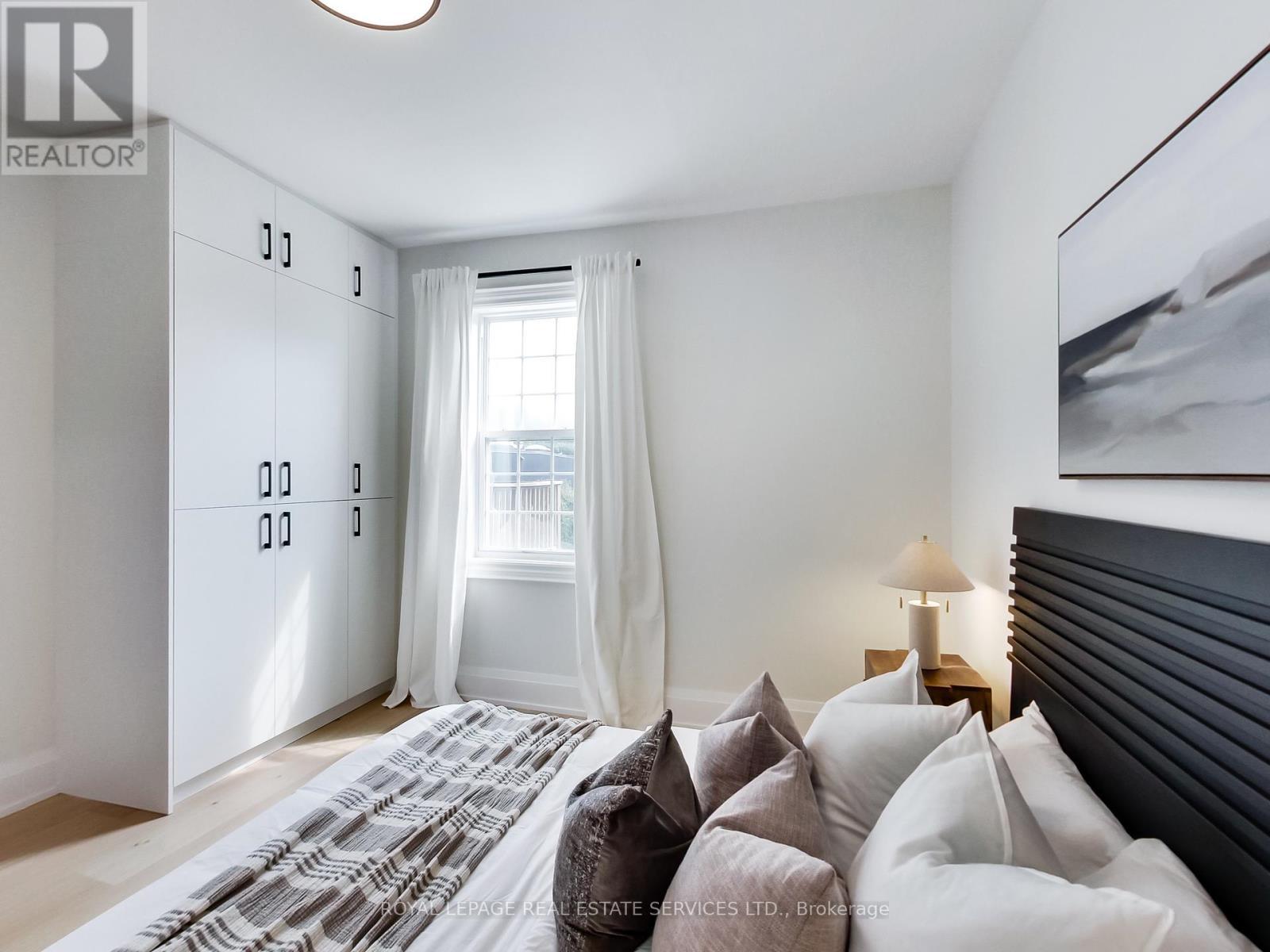 












53 CHESTER AVENUE

,
Toronto,




Ontario
M4K2Z8

