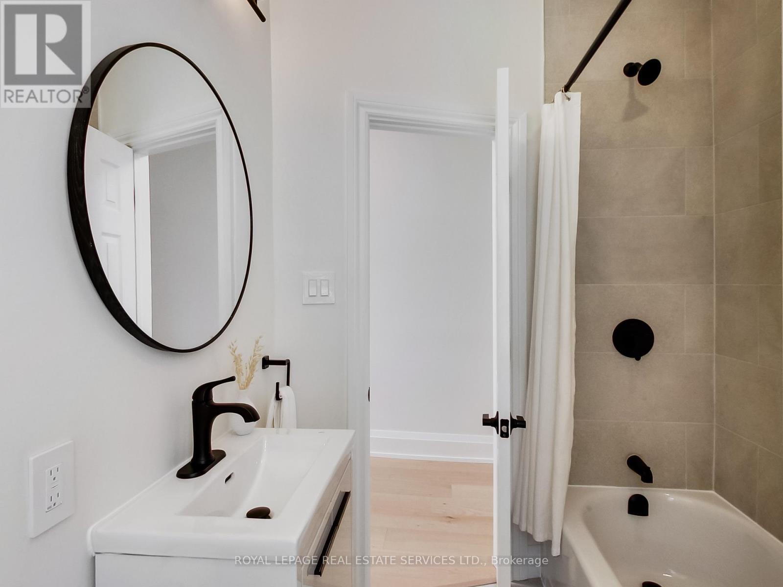












53 CHESTER AVENUE

,
Toronto,




Ontario
M4K2Z8

