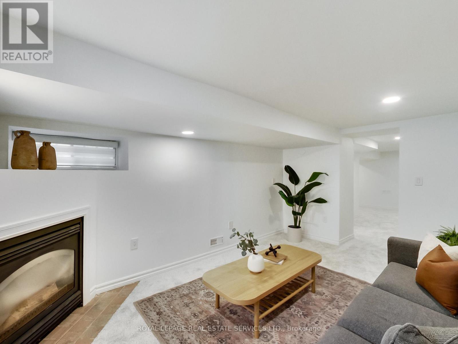 












53 CHESTER AVENUE

,
Toronto,




Ontario
M4K2Z8

