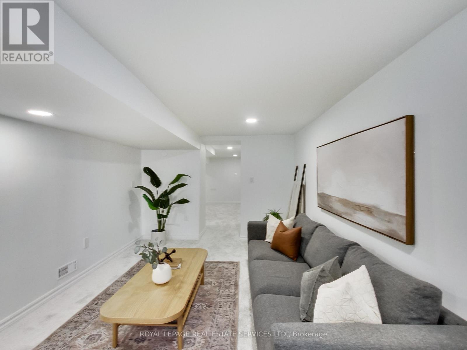 












53 CHESTER AVENUE

,
Toronto,




Ontario
M4K2Z8

