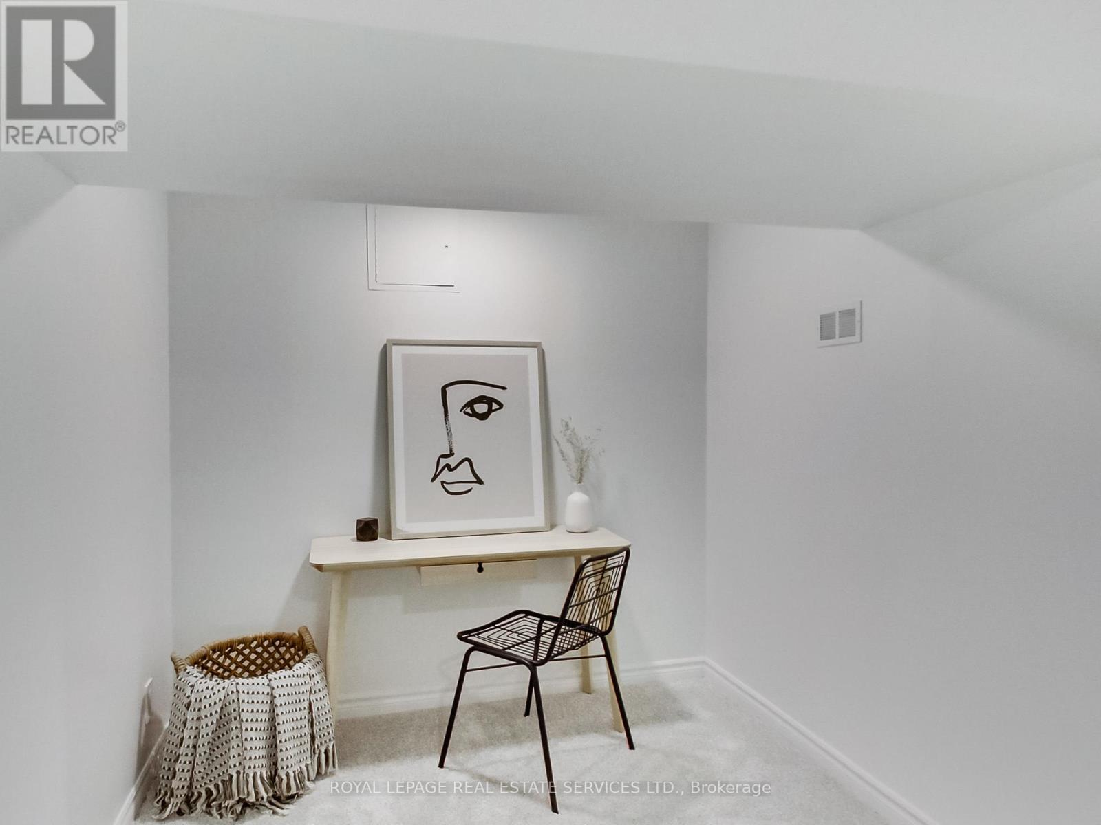 












53 CHESTER AVENUE

,
Toronto,




Ontario
M4K2Z8

