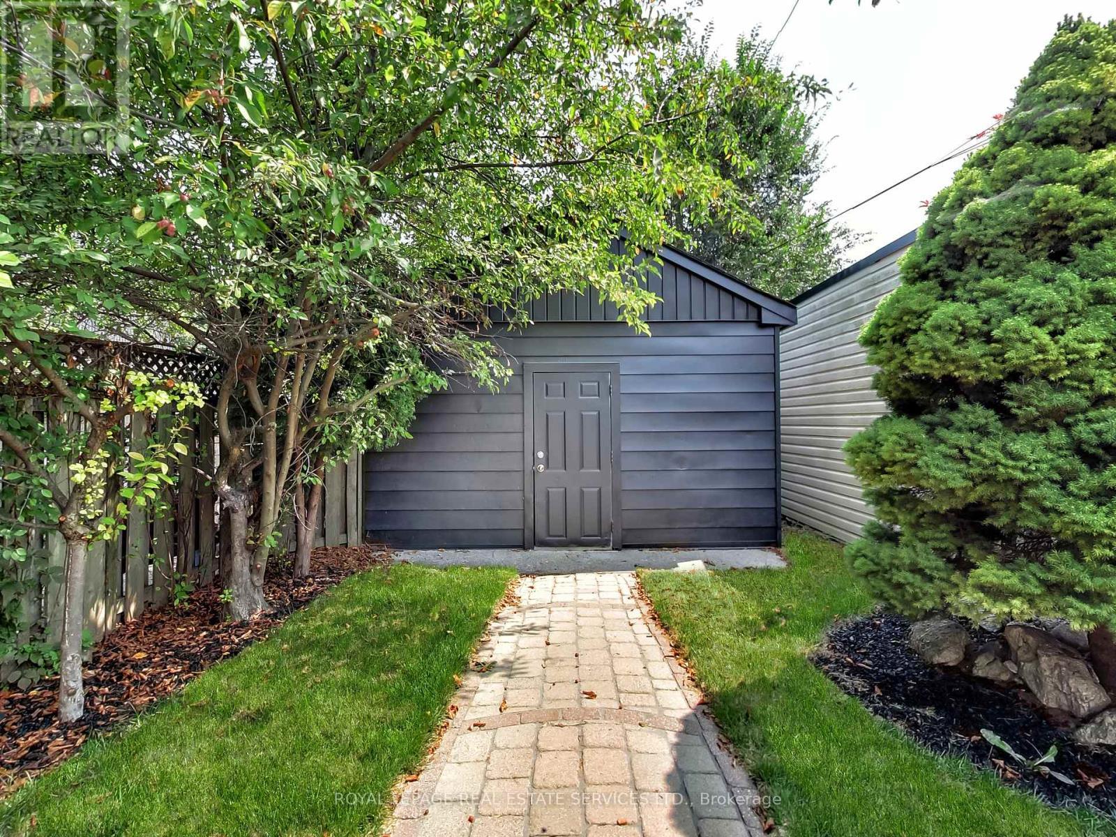 












53 CHESTER AVENUE

,
Toronto,




Ontario
M4K2Z8

