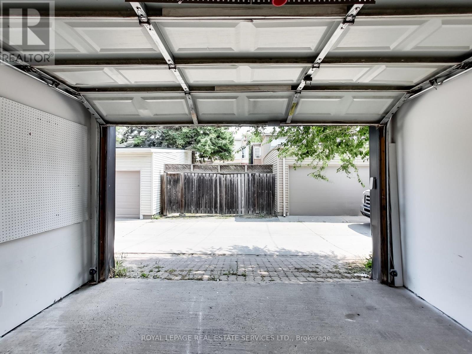 












53 CHESTER AVENUE

,
Toronto,




Ontario
M4K2Z8

