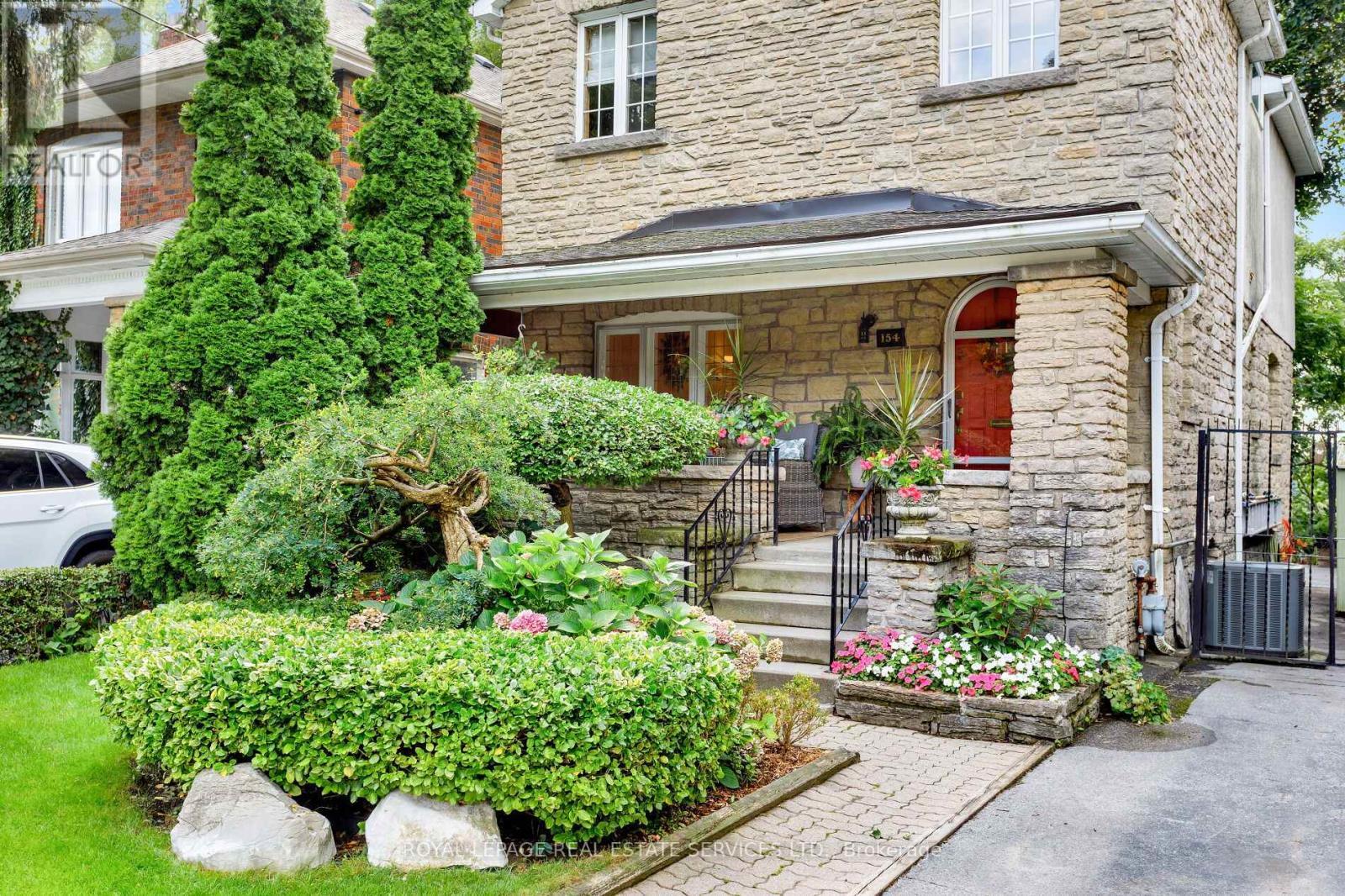 












154 HUMBERCREST BOULEVARD

,
Toronto,




Ontario
M6S4L3

