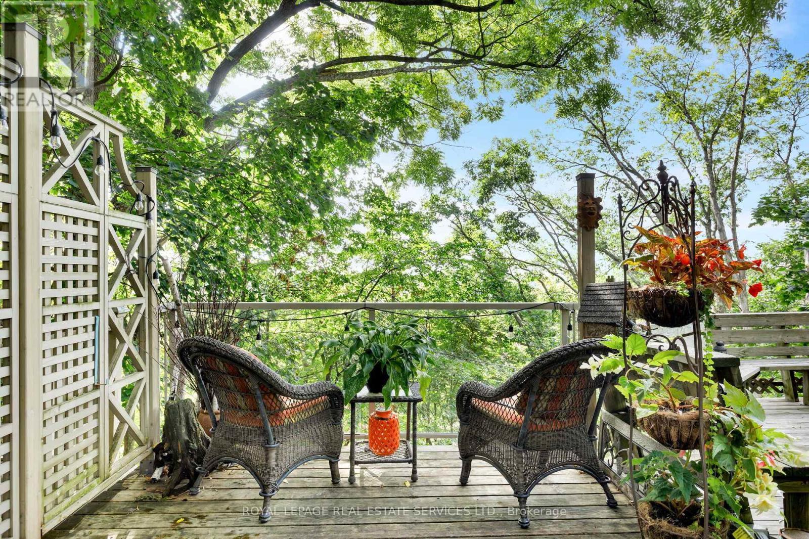 












154 HUMBERCREST BOULEVARD

,
Toronto,




Ontario
M6S4L3


